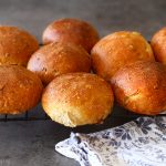 No Knead Mutiseed Buns with Whole Wheat Flour