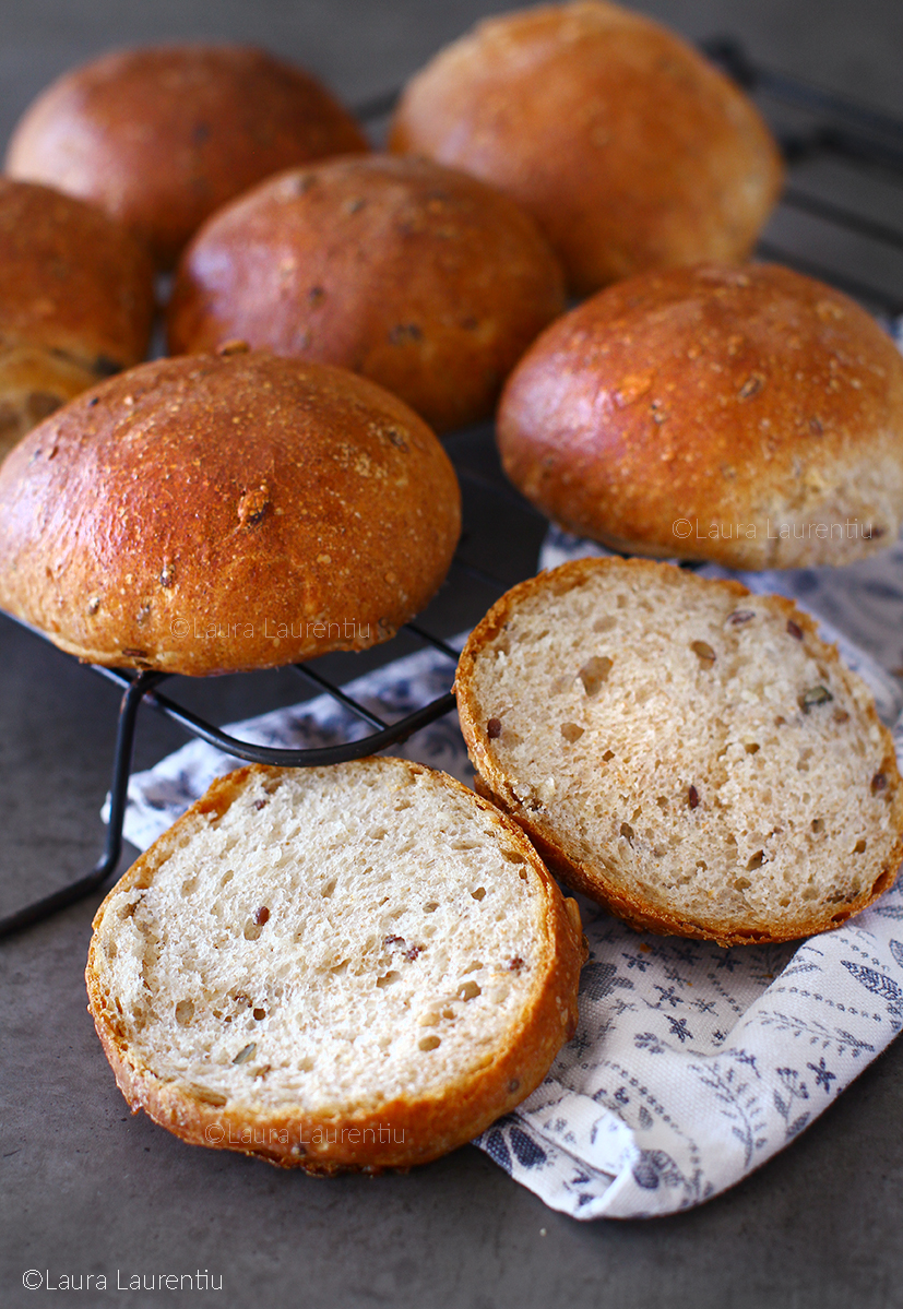 no knead bread buns with multiseeds and whole wheat flour recipe step by step