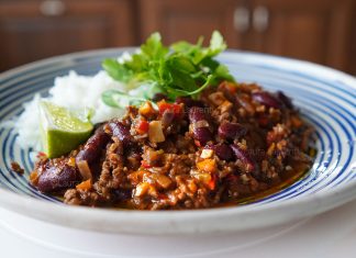 Chili con Carne – quick and easy video recipe – super tasty! chili con carne video recipe with minced meat and canned beans